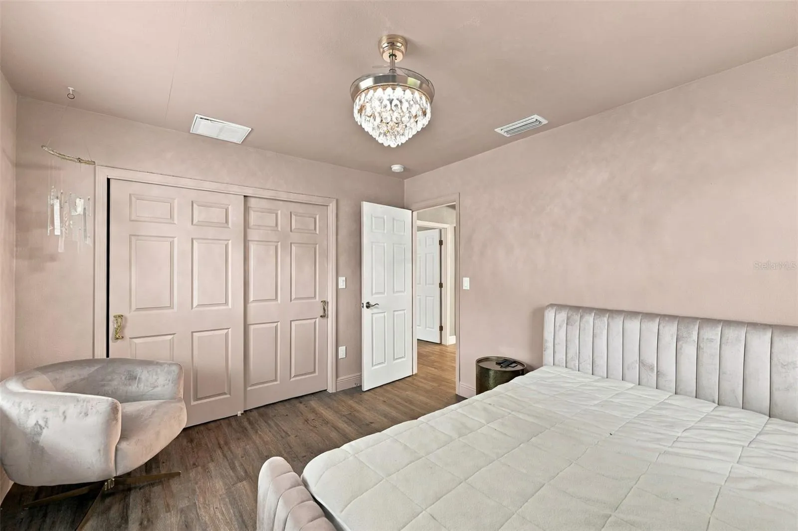 1406 S KEENE RD