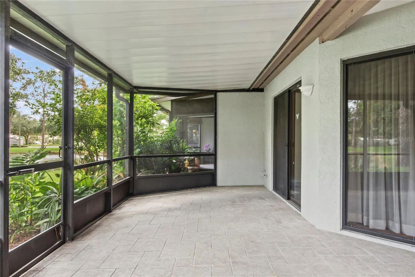 1210 HOUNDS RUN