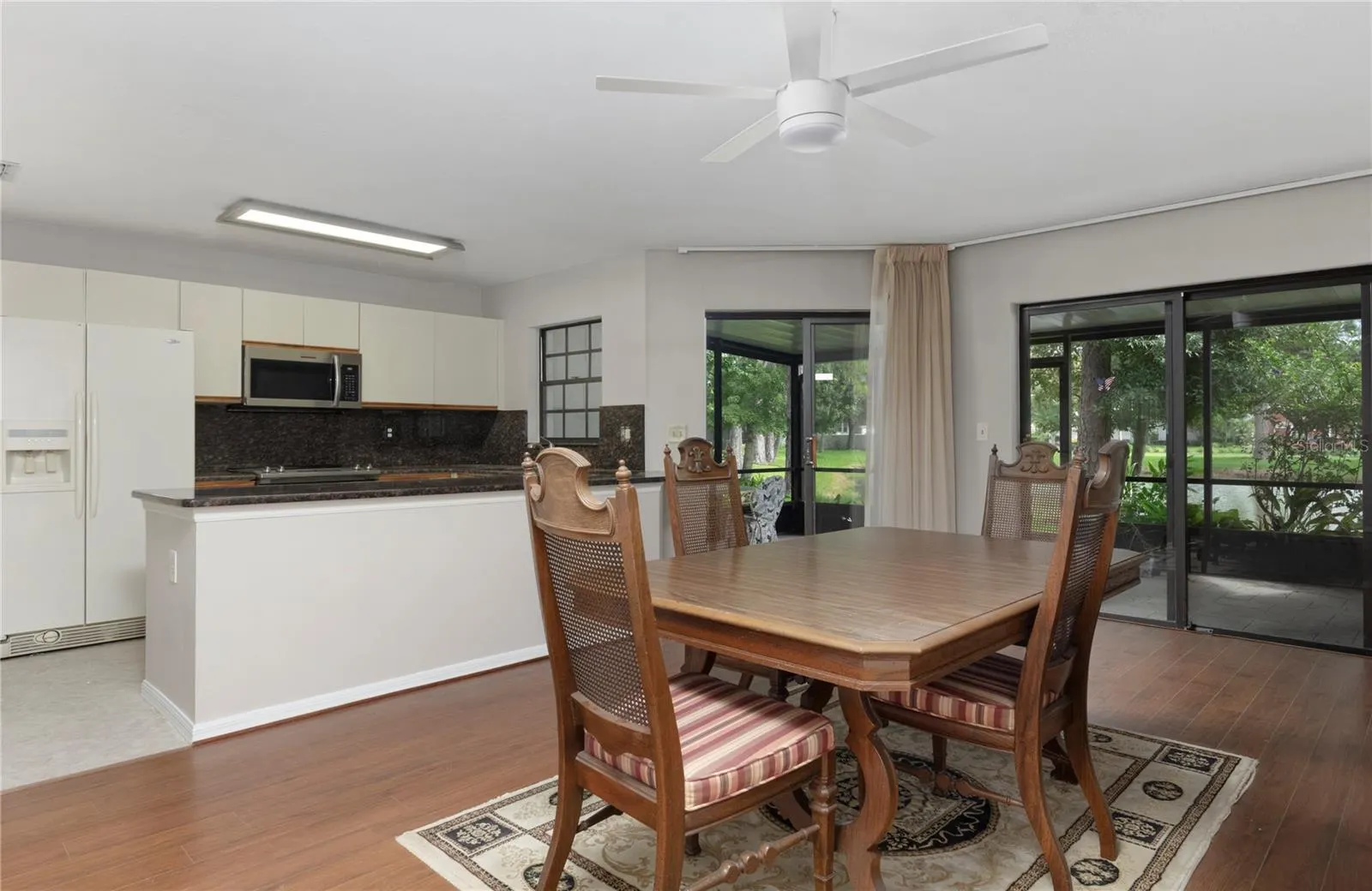 1210 HOUNDS RUN