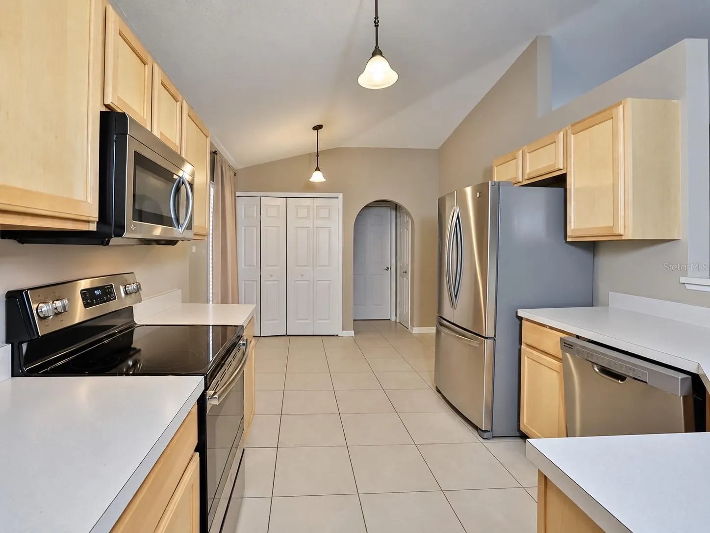 1502 ALHAMBRA CREST DR