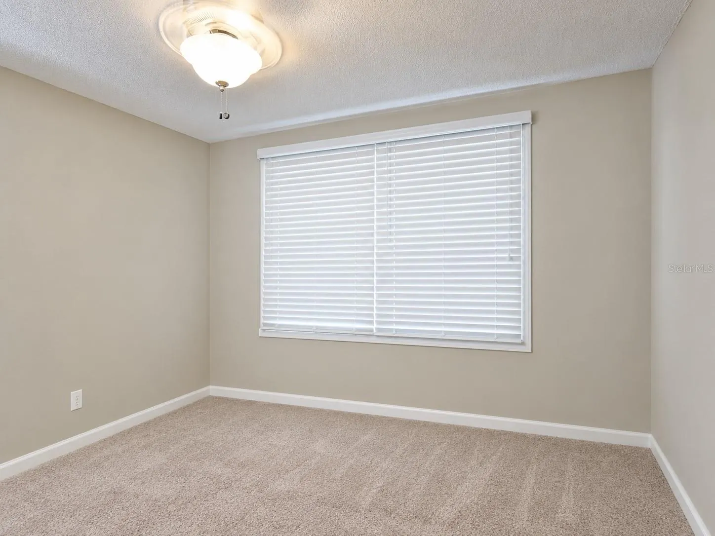 1502 ALHAMBRA CREST DR
