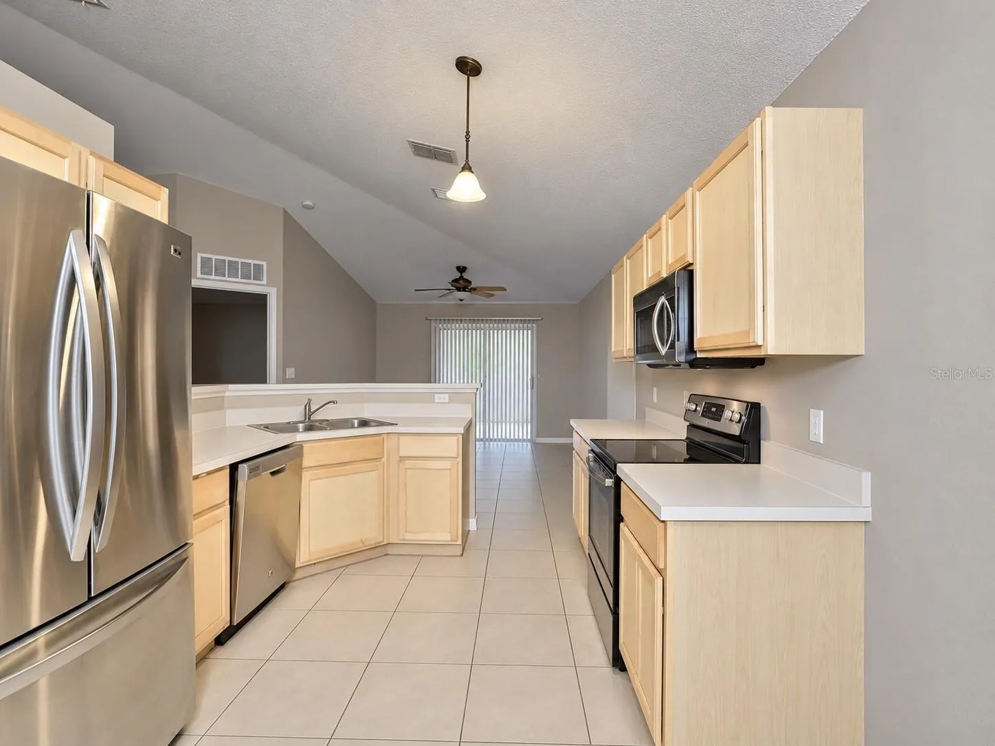 1502 ALHAMBRA CREST DR