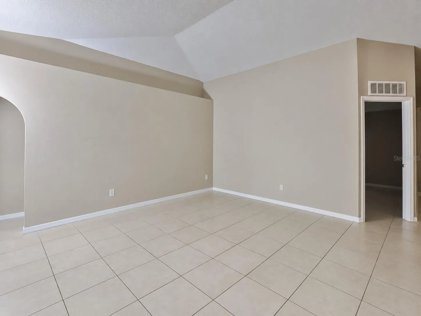 1502 ALHAMBRA CREST DR