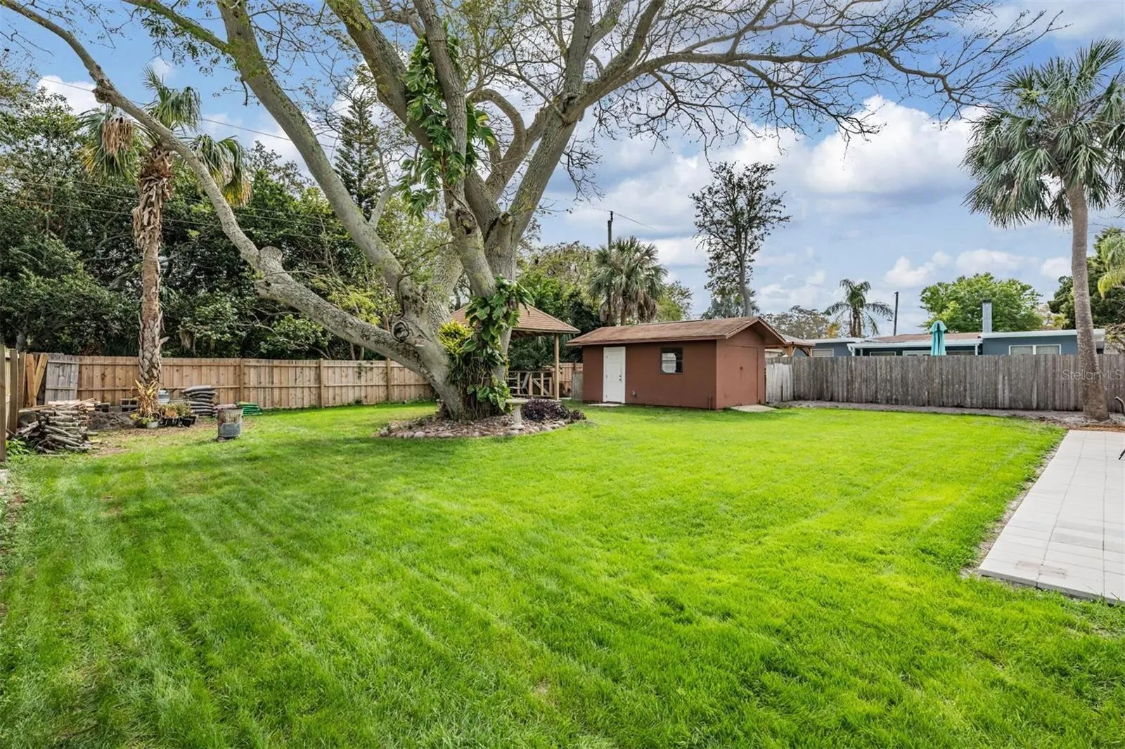 14704 SUNSET DR