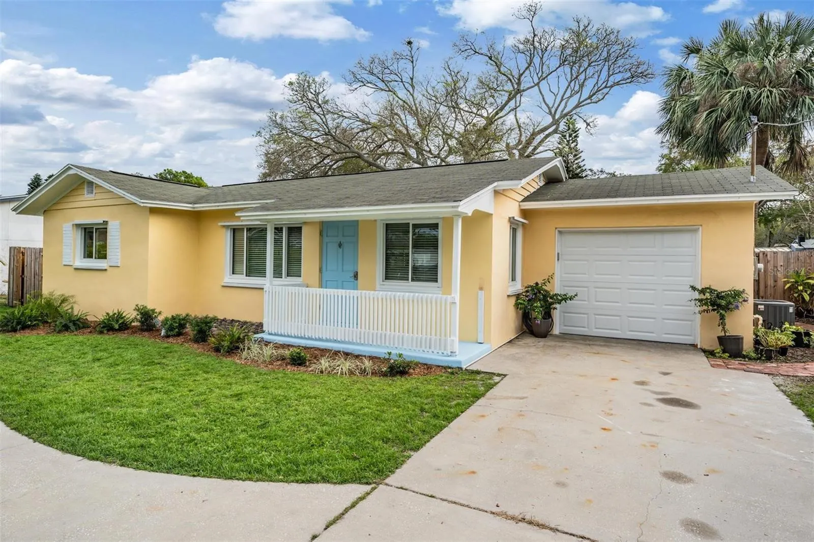 14704 SUNSET DR