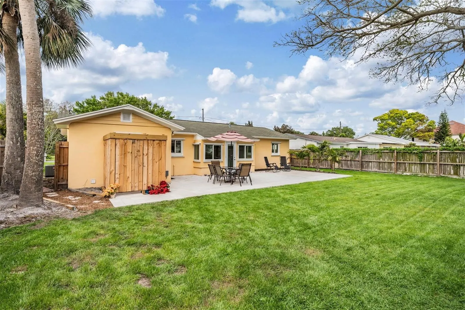 14704 SUNSET DR