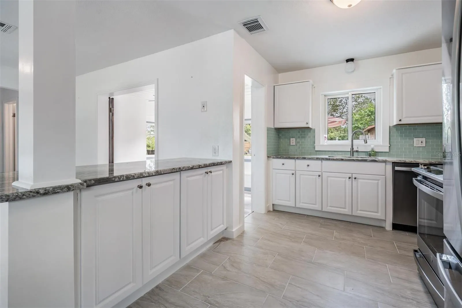 14704 SUNSET DR