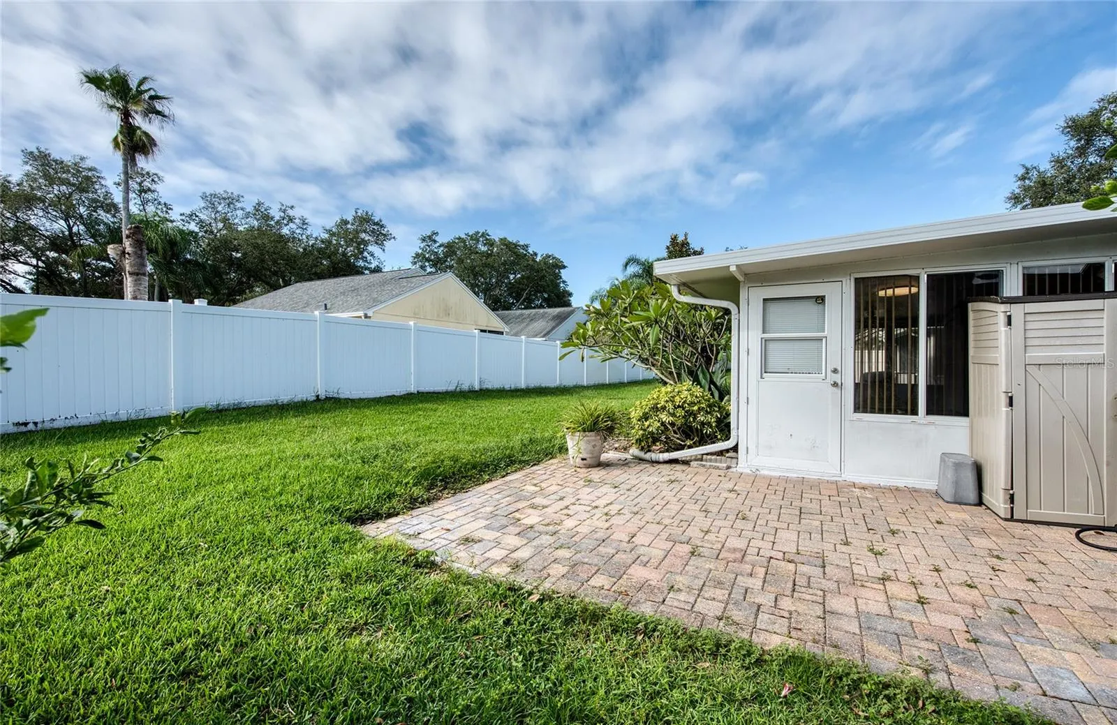 2366 BENTLEY DR
