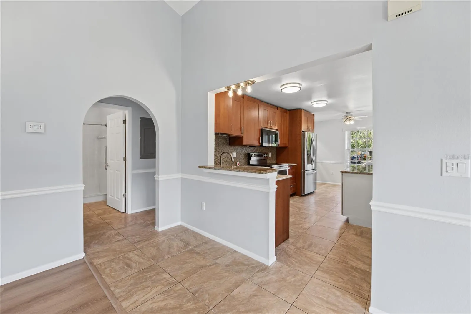 2366 BENTLEY DR