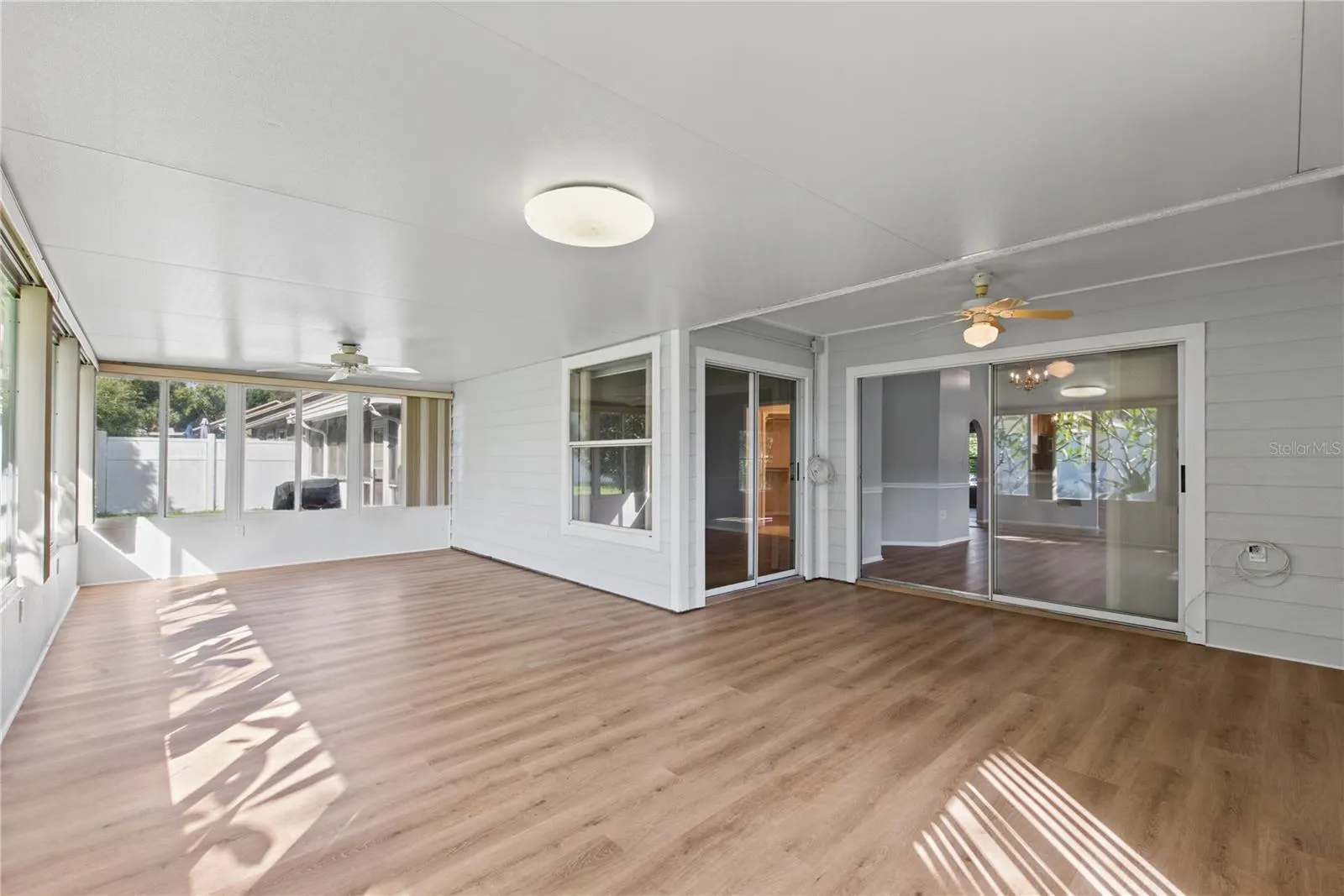 2366 BENTLEY DR