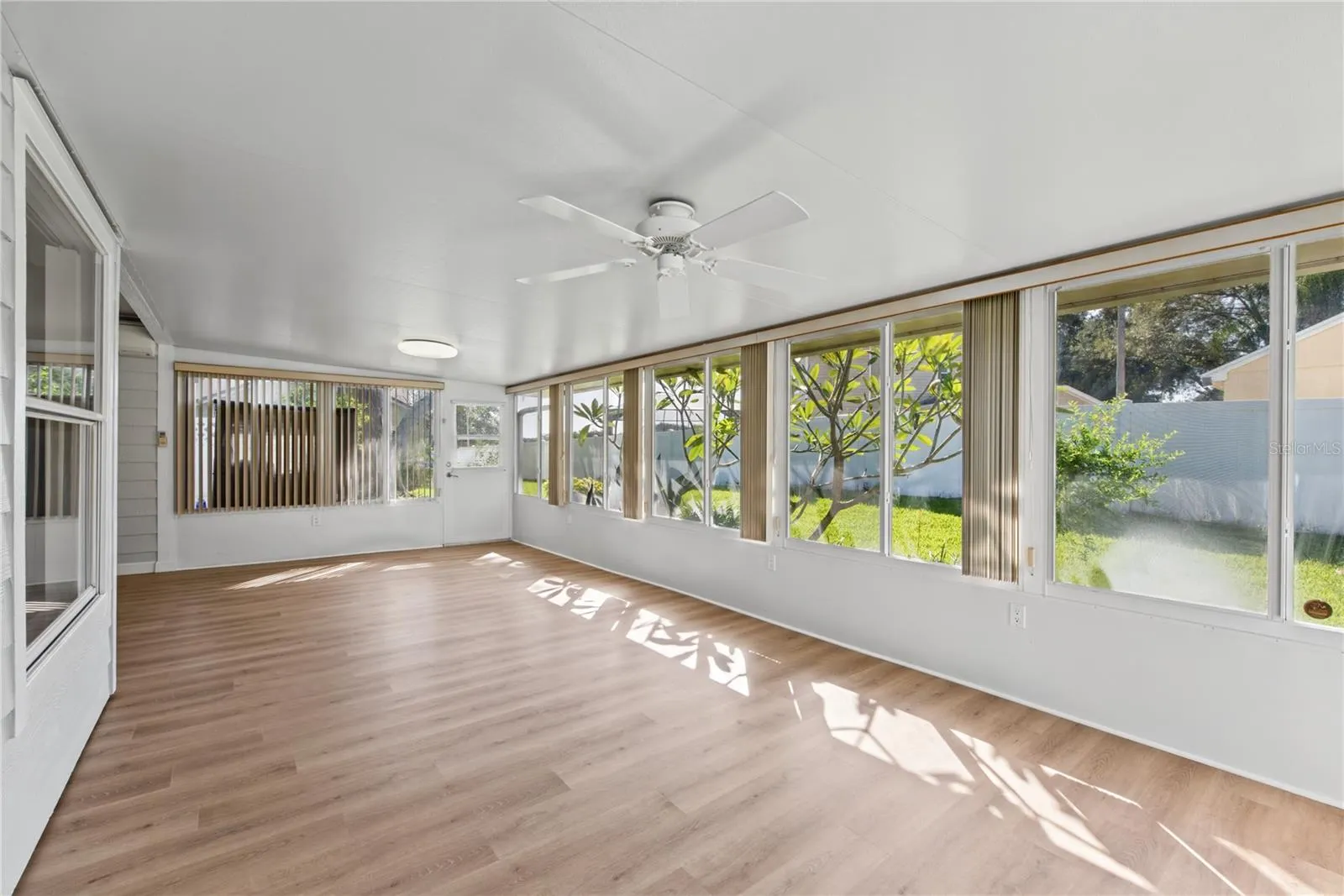 2366 BENTLEY DR