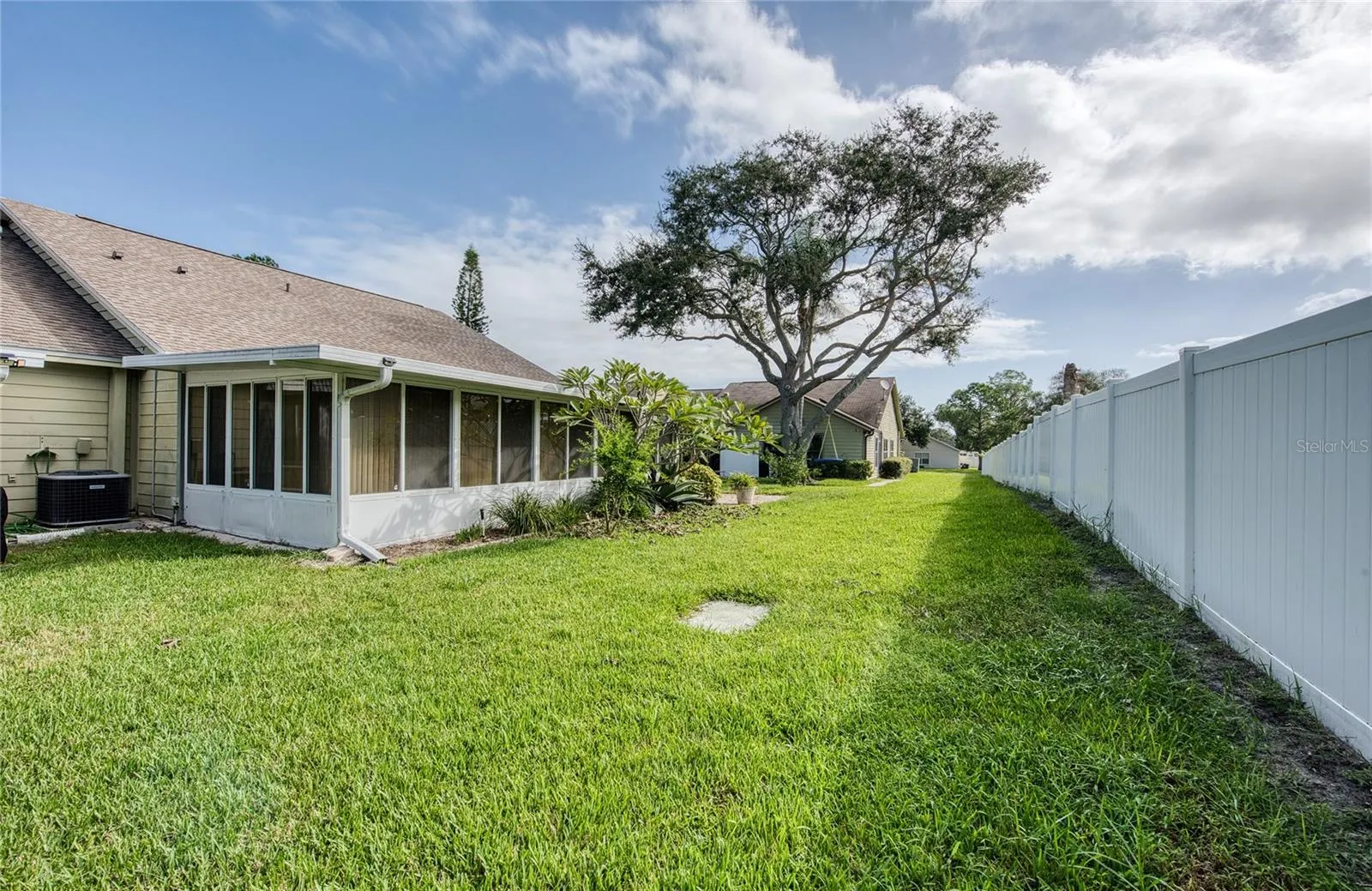 2366 BENTLEY DR