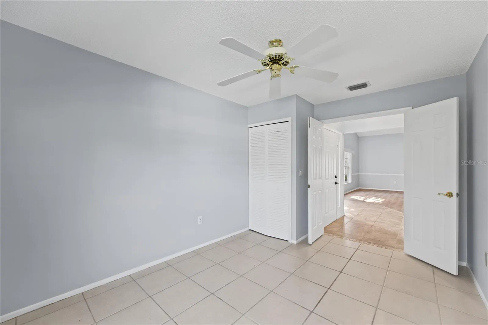 2366 BENTLEY DR