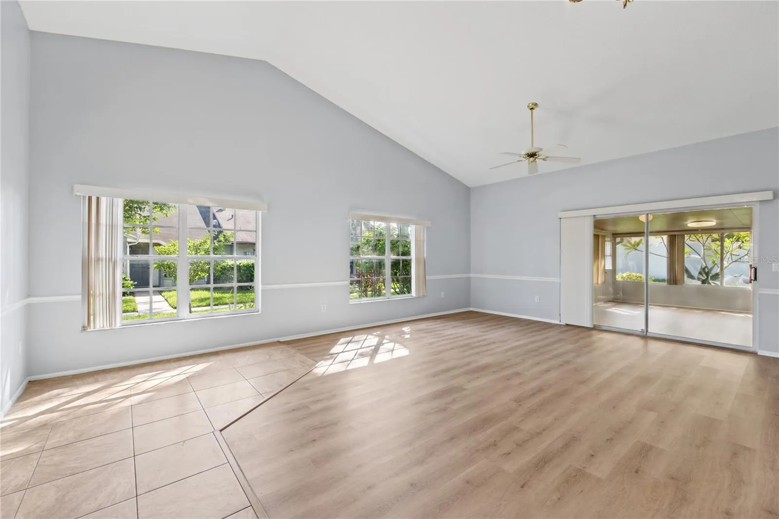 2366 BENTLEY DR