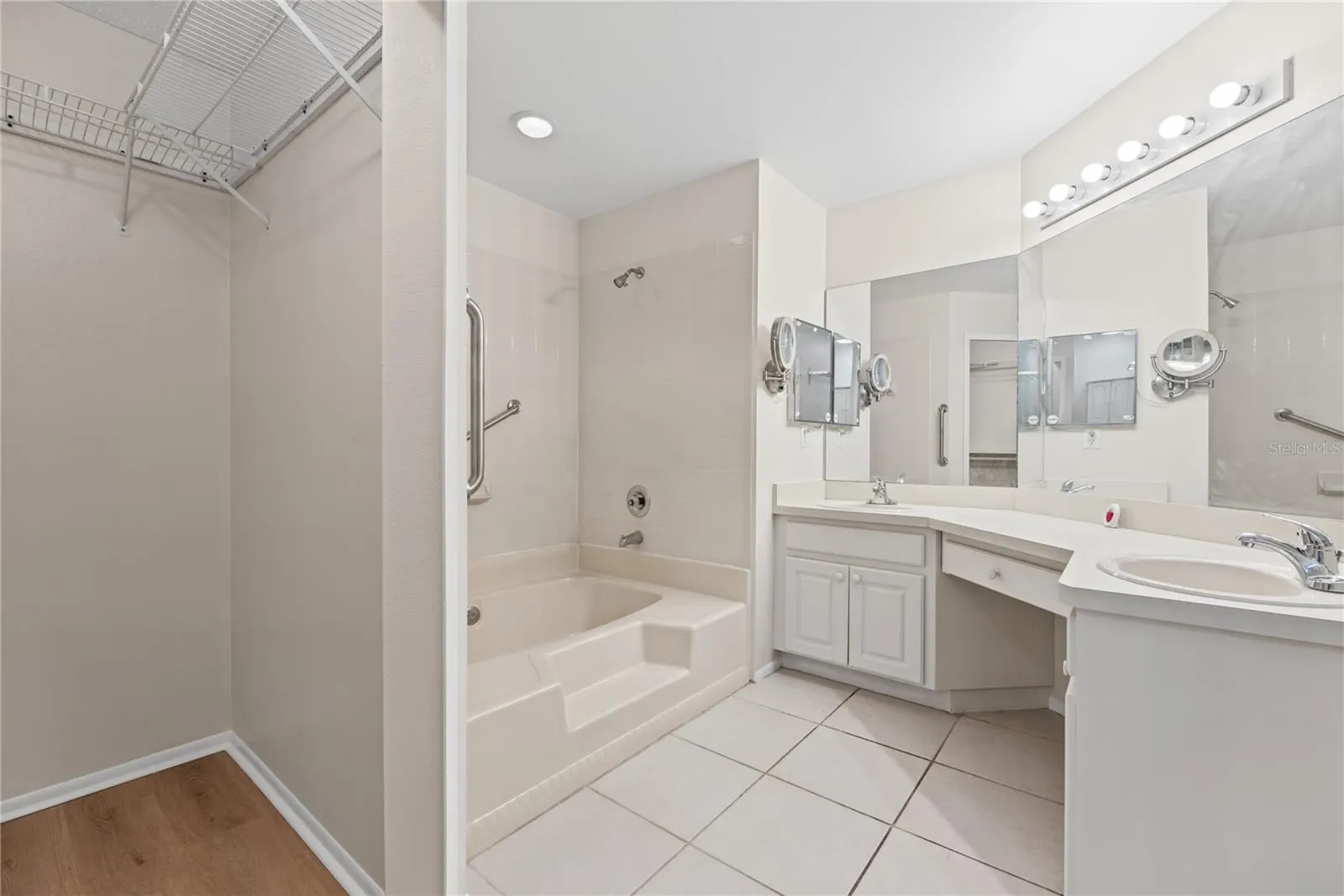 2366 BENTLEY DR