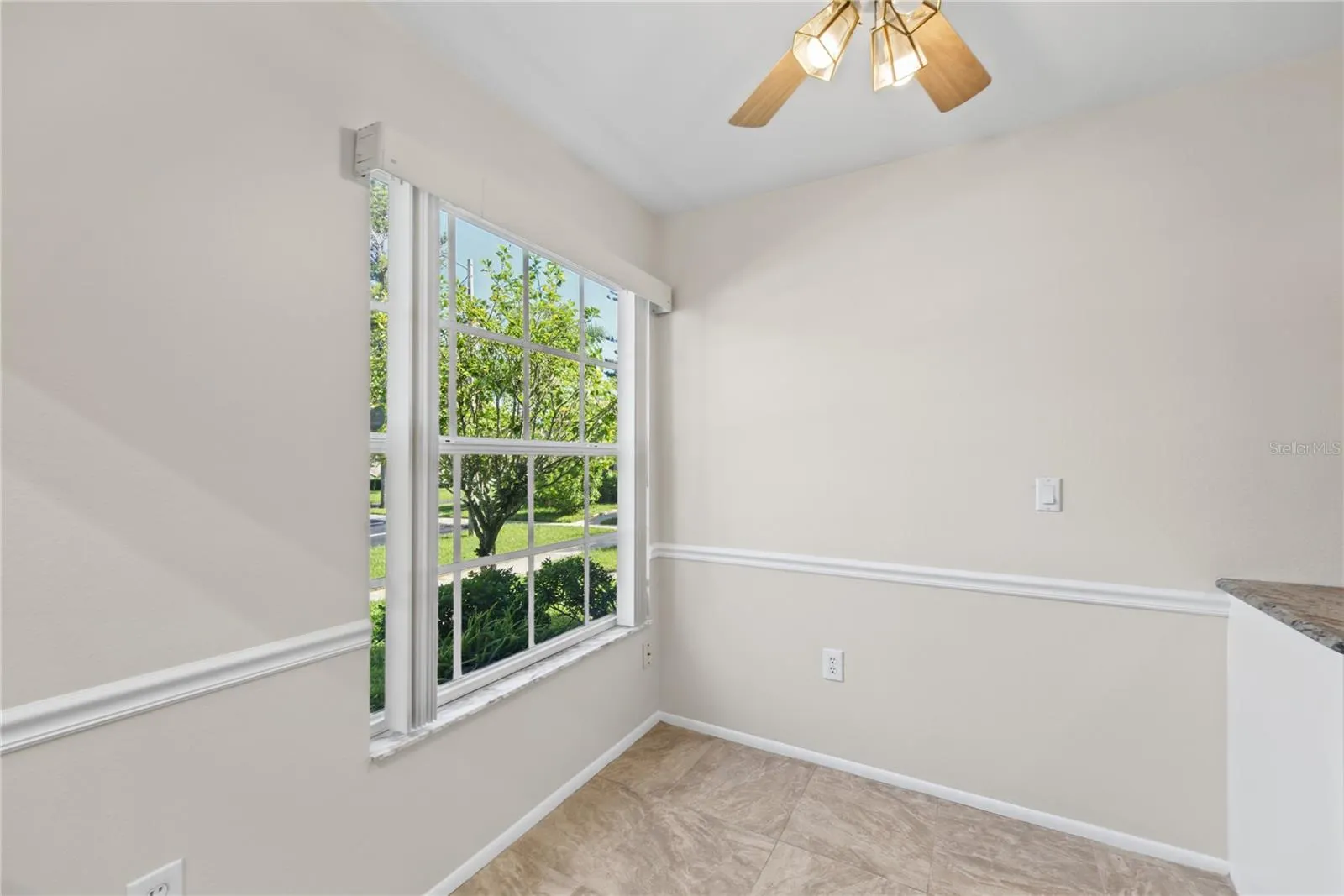 2366 BENTLEY DR
