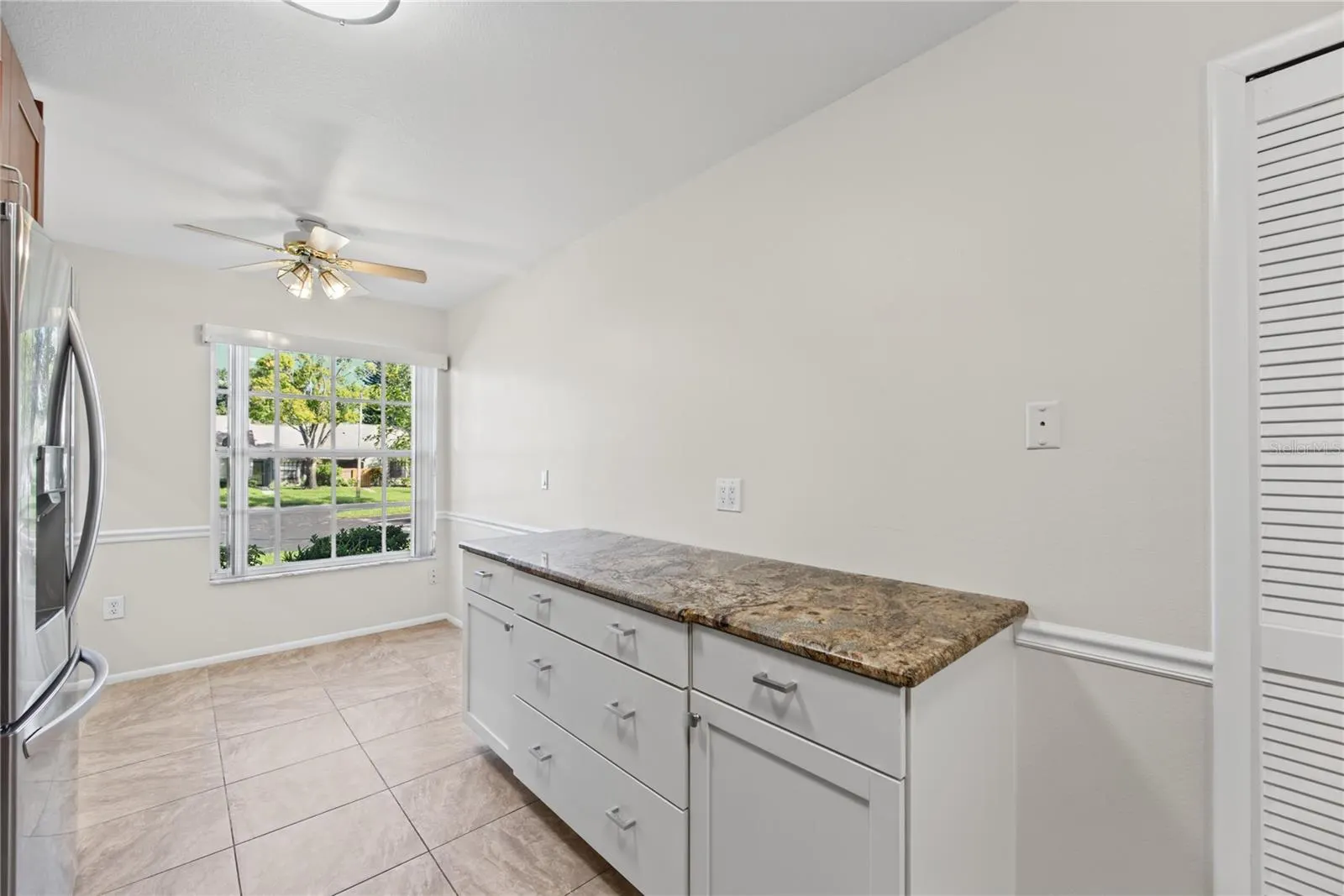 2366 BENTLEY DR