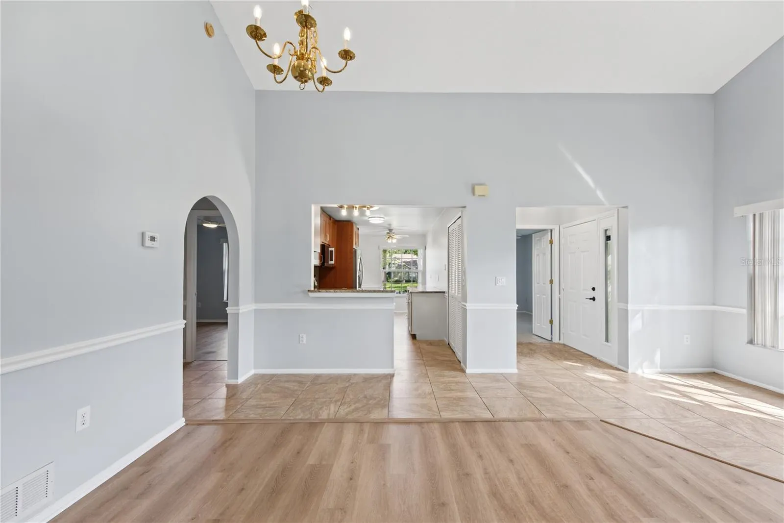 2366 BENTLEY DR