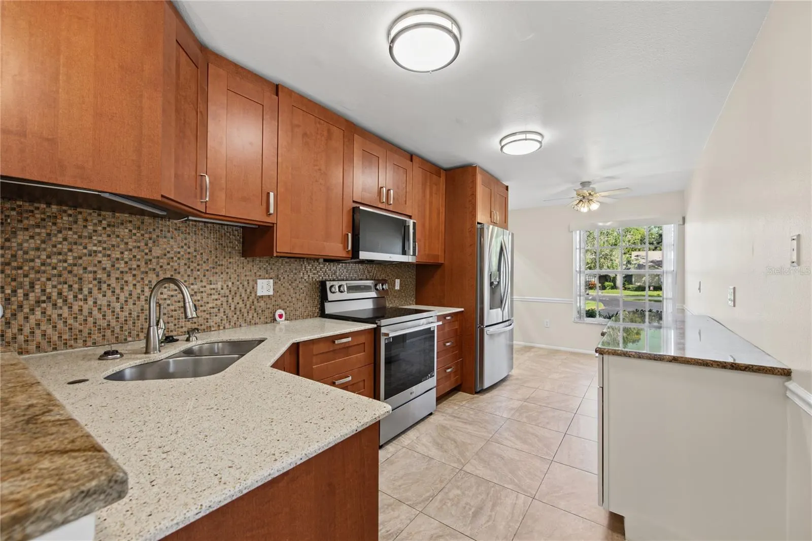 2366 BENTLEY DR