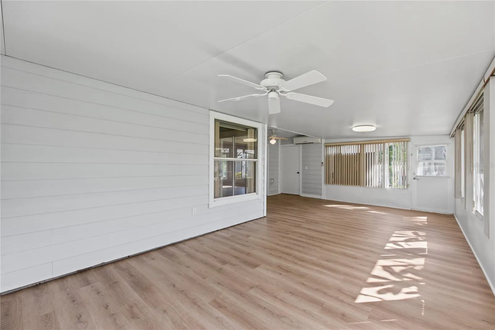2366 BENTLEY DR