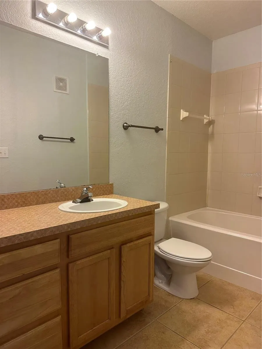 10023 COURTNEY PALMS BLVD #202 #202