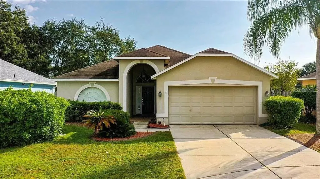 3904 IXORA CT