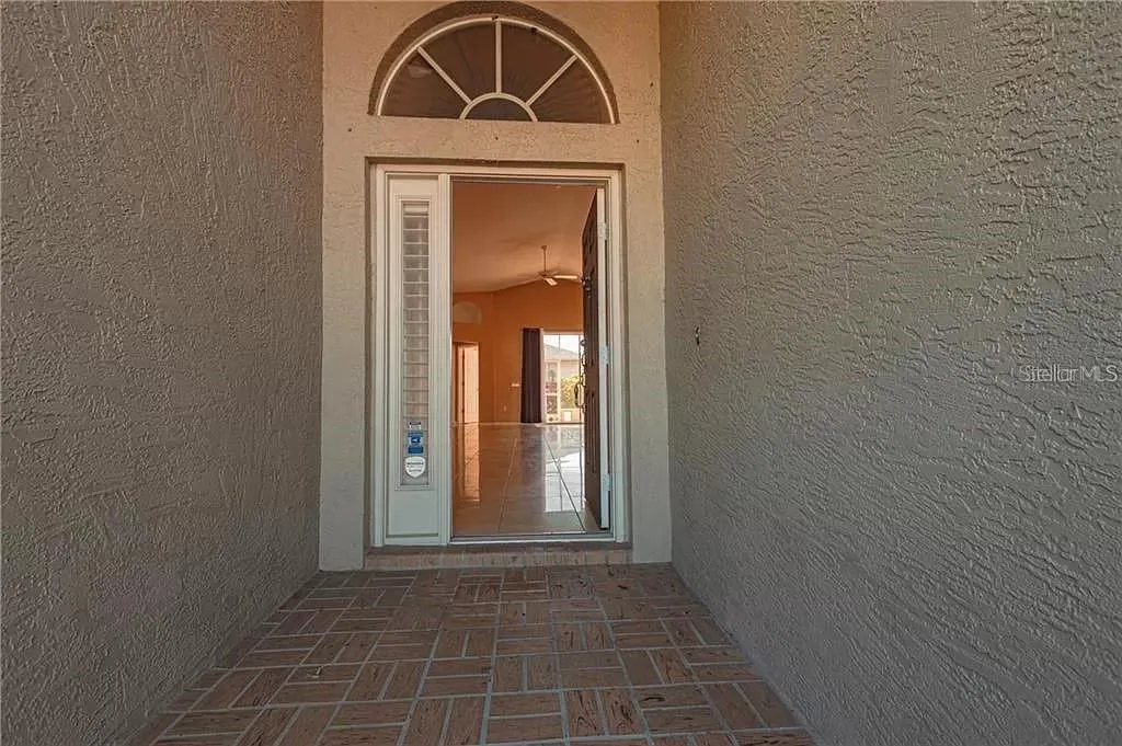 3904 IXORA CT