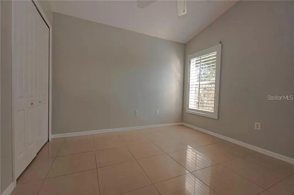 3904 IXORA CT
