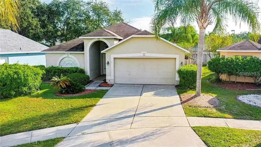 3904 IXORA CT