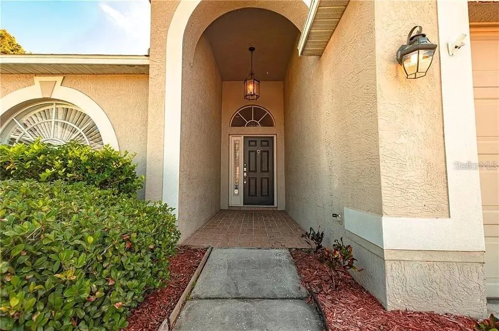 3904 IXORA CT