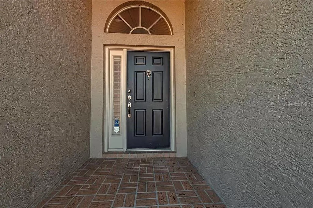 3904 IXORA CT