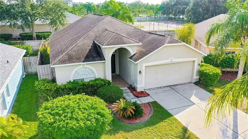 3904 IXORA CT