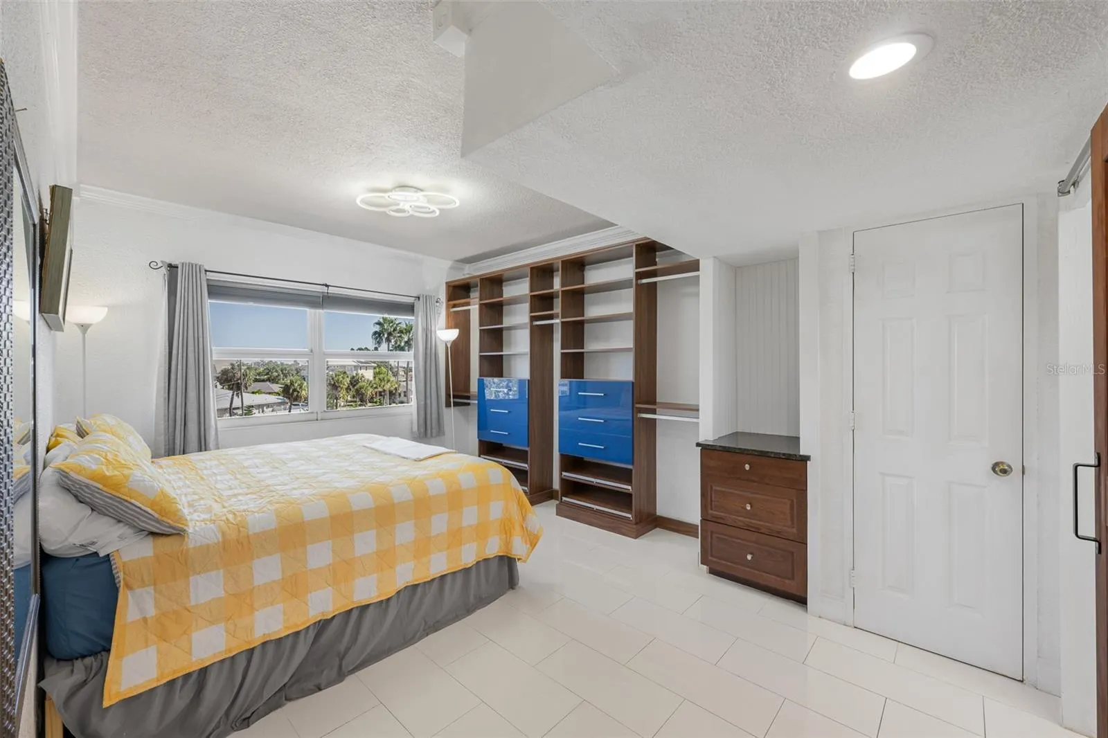 880 MANDALAY AVE #N210 #N210