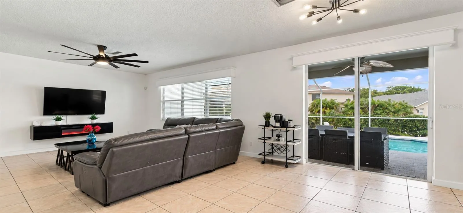 19025 FISHERMANS BEND DR