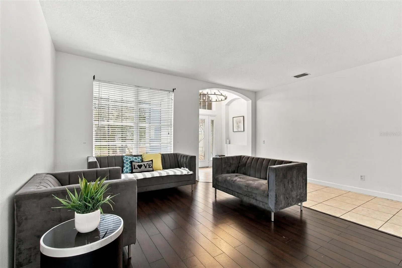 19025 FISHERMANS BEND DR