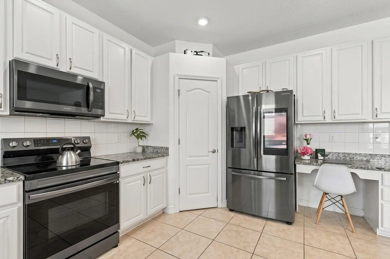 19025 FISHERMANS BEND DR
