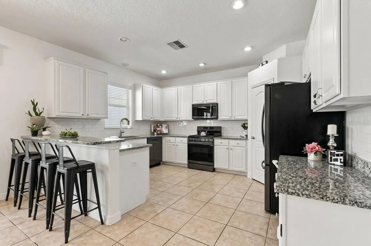19025 FISHERMANS BEND DR