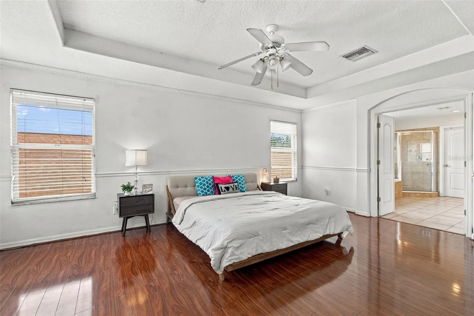 19025 FISHERMANS BEND DR