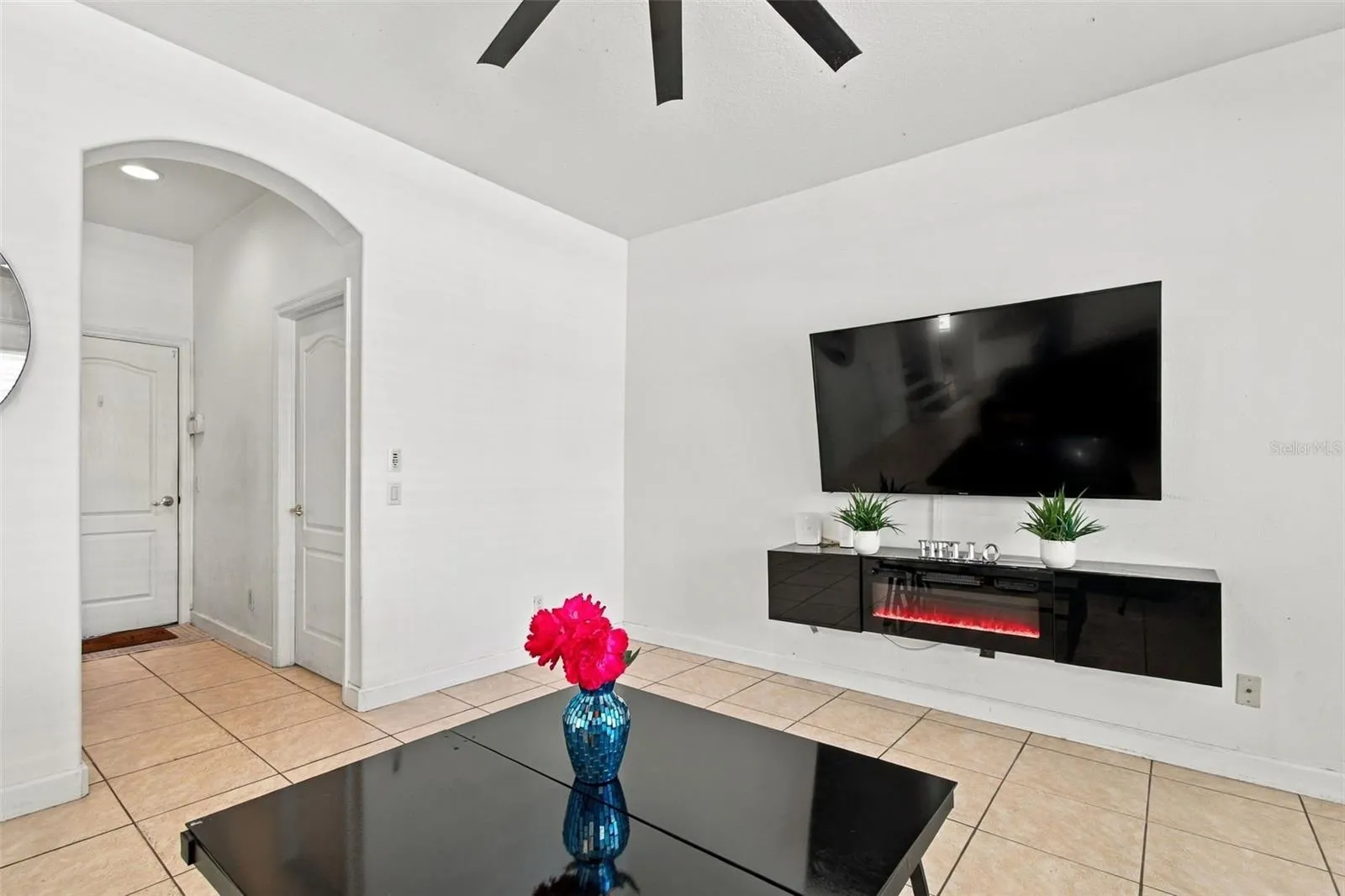 19025 FISHERMANS BEND DR