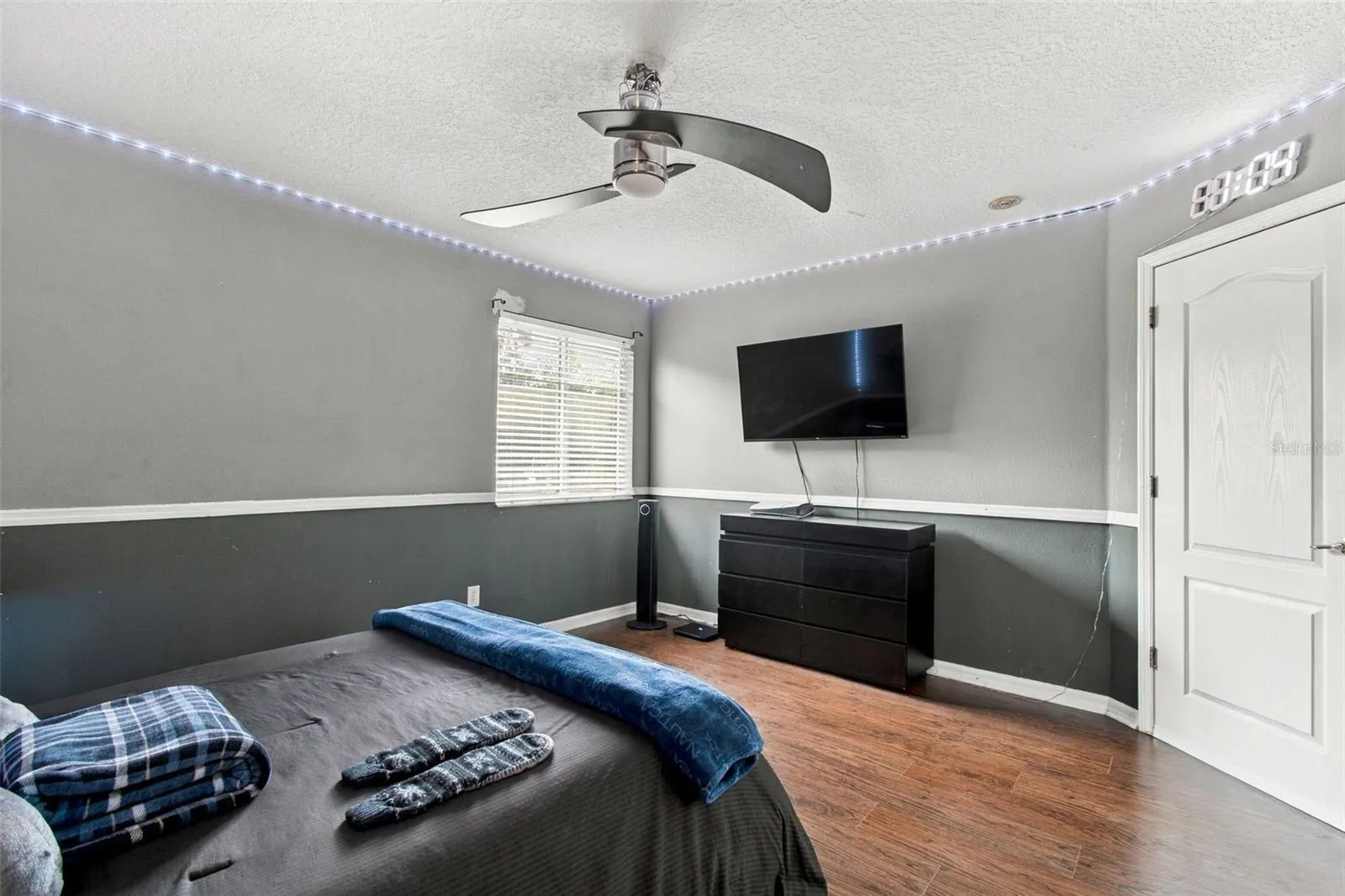 19025 FISHERMANS BEND DR