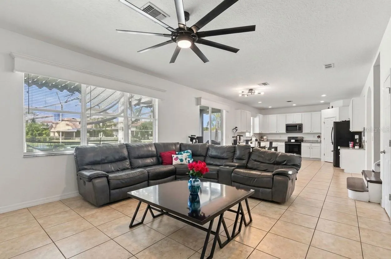 19025 FISHERMANS BEND DR