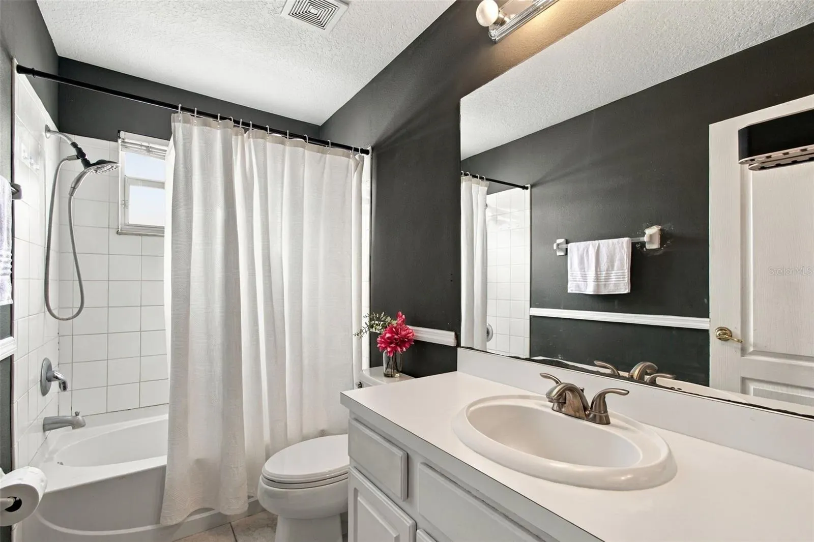 19025 FISHERMANS BEND DR