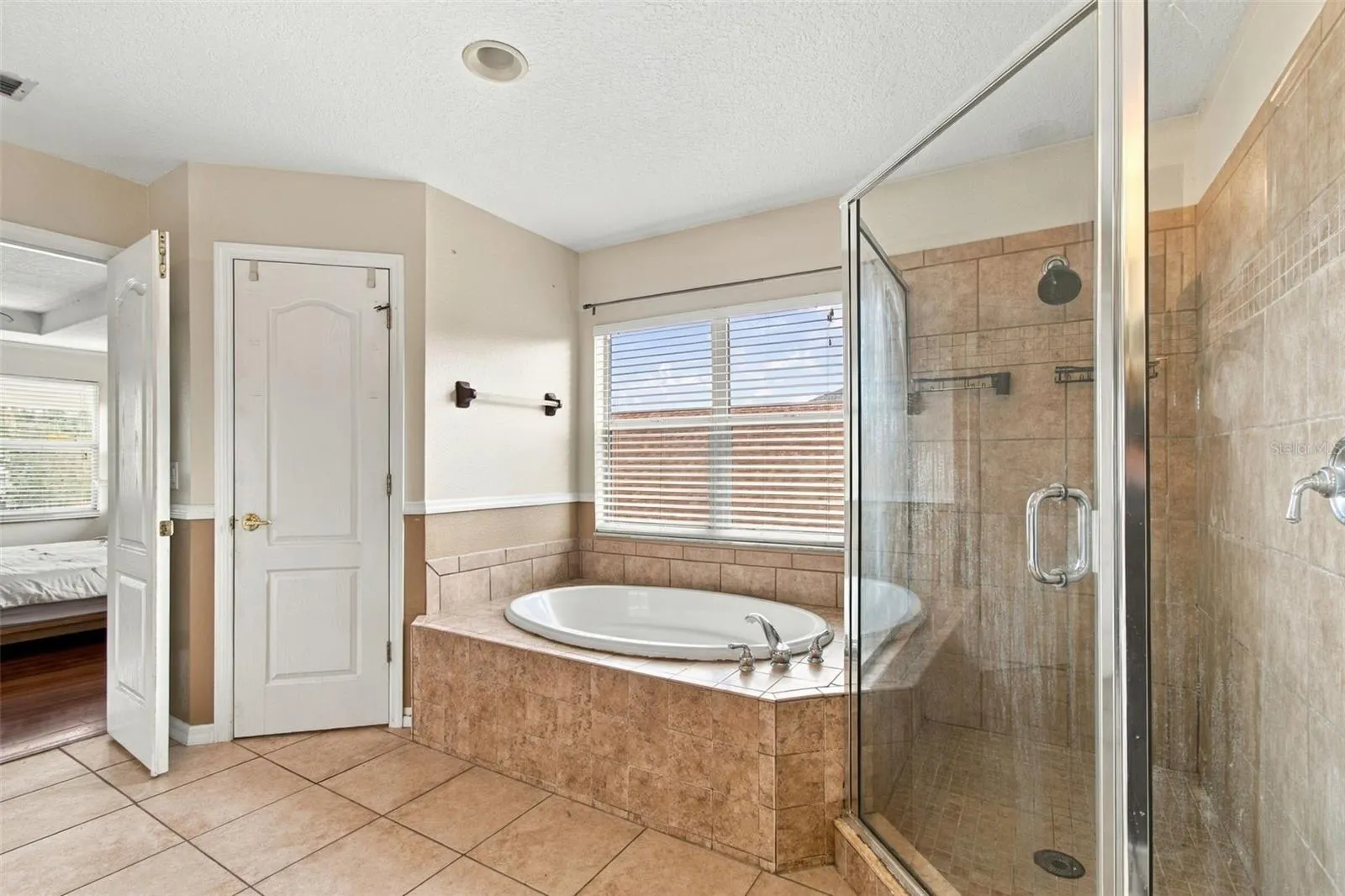 19025 FISHERMANS BEND DR