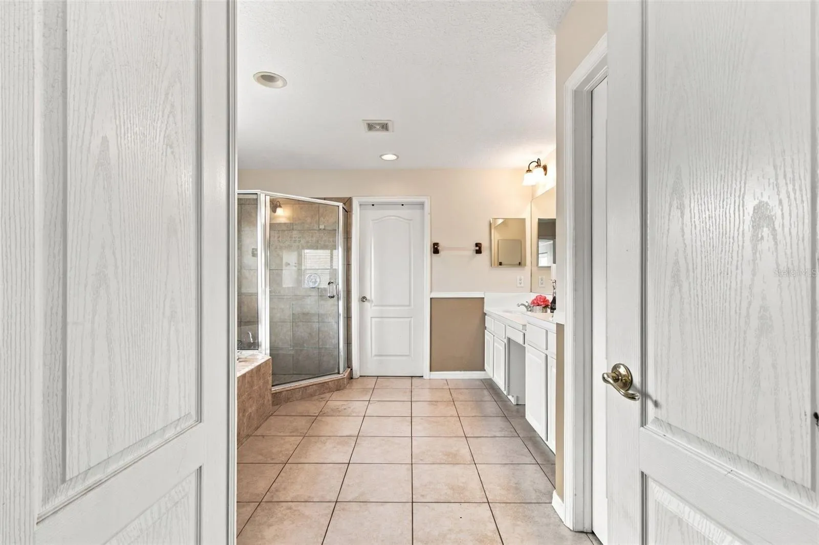 19025 FISHERMANS BEND DR