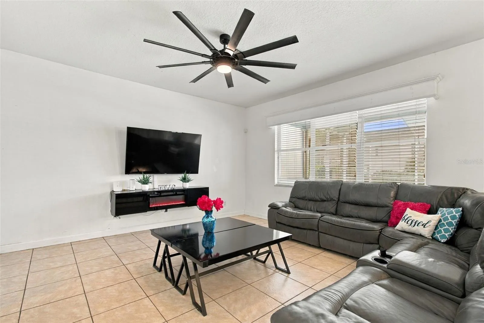 19025 FISHERMANS BEND DR