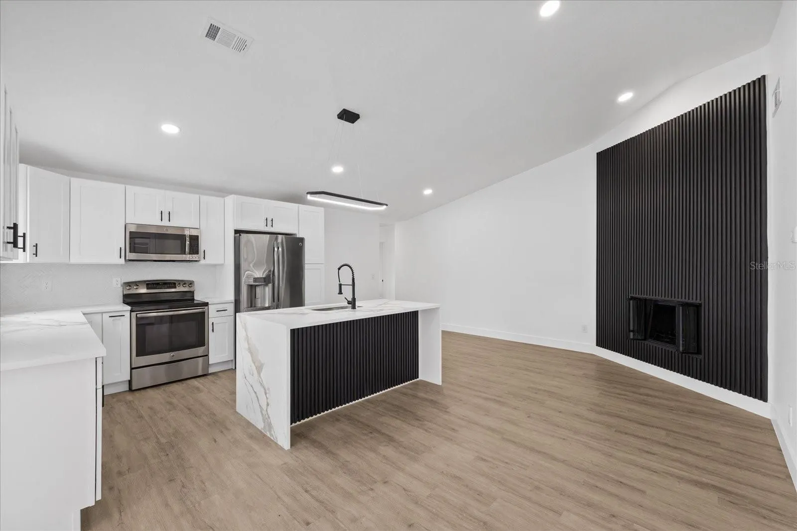 10609 OUT ISLAND DR
