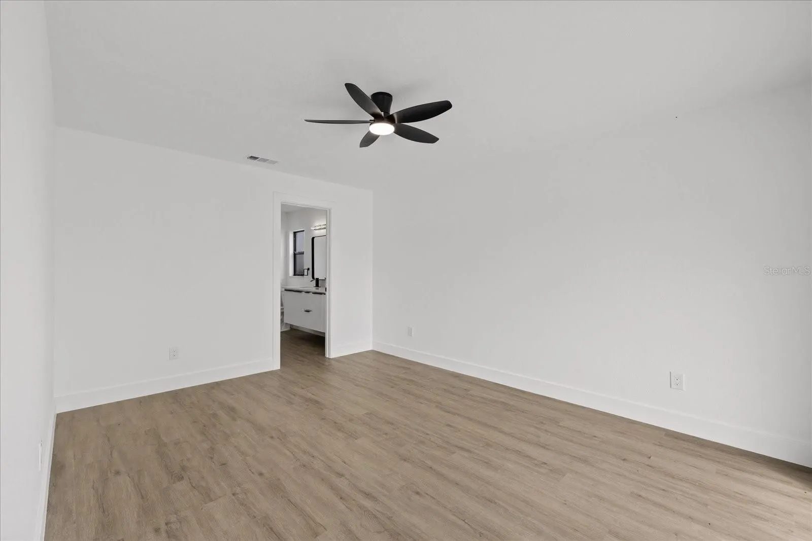 10609 OUT ISLAND DR