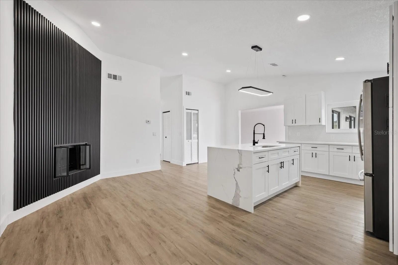 10609 OUT ISLAND DR