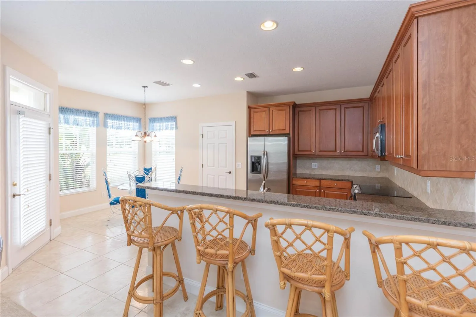 320 IBISVIEW LN