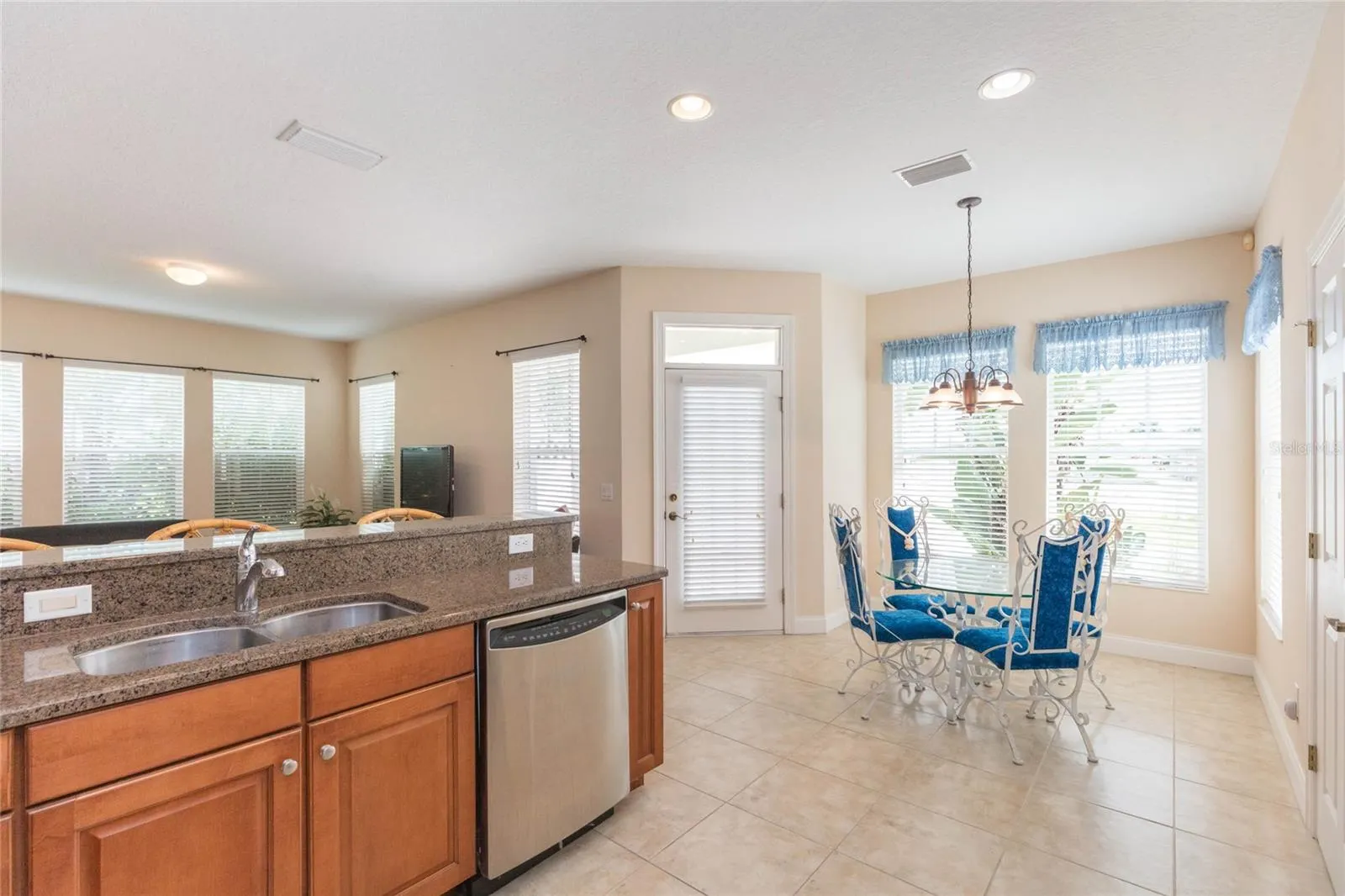 320 IBISVIEW LN